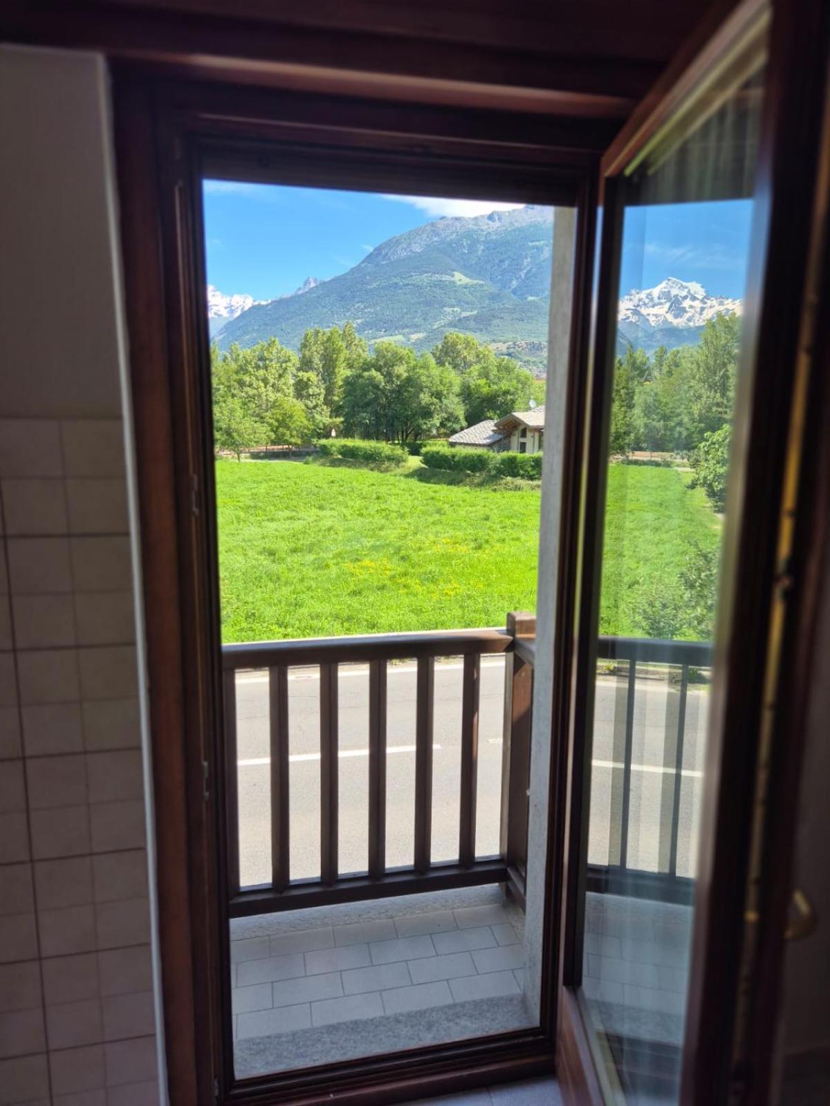 Ospitalita, Natura, Sport A Due Passi Da Aosta Bagian luar foto