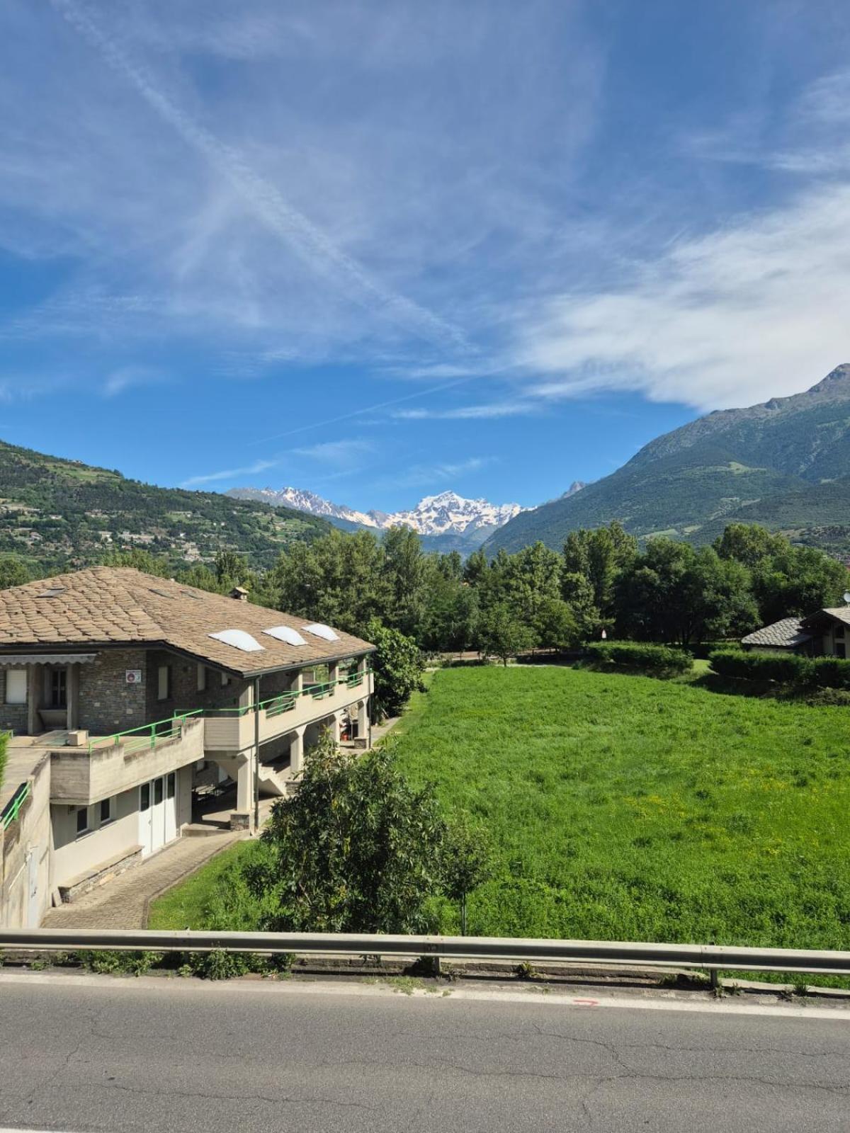 Ospitalita, Natura, Sport A Due Passi Da Aosta Bagian luar foto